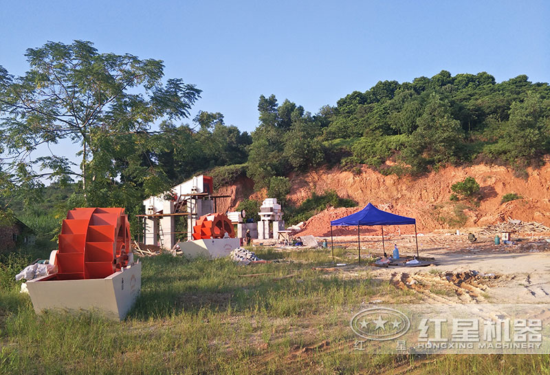 洗石子的機(jī)器生產(chǎn)線搭建現(xiàn)場