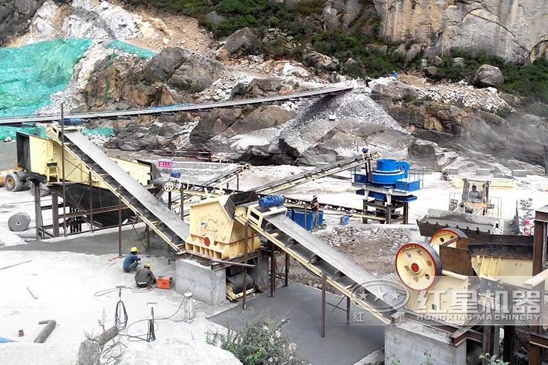 機(jī)制砂生產(chǎn)線(xiàn)現(xiàn)場(chǎng)