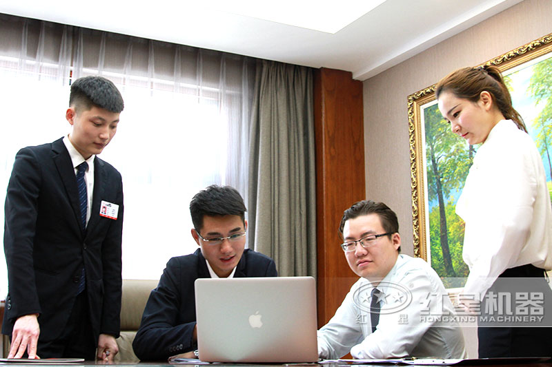 紅星支持定制服務(wù)，圖為客戶核對方案設(shè)備