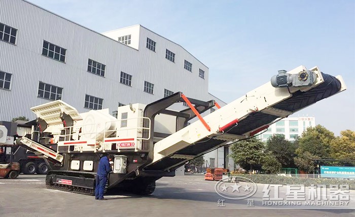 履帶式移動碎石機(jī)_碎沙機(jī)