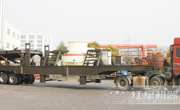輪胎裝置下的大型車(chē)載式制砂機(jī)