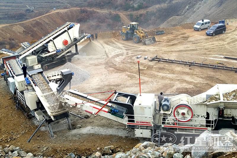 履帶移動石子沙石機(jī)，三機(jī)聯(lián)合，破碎