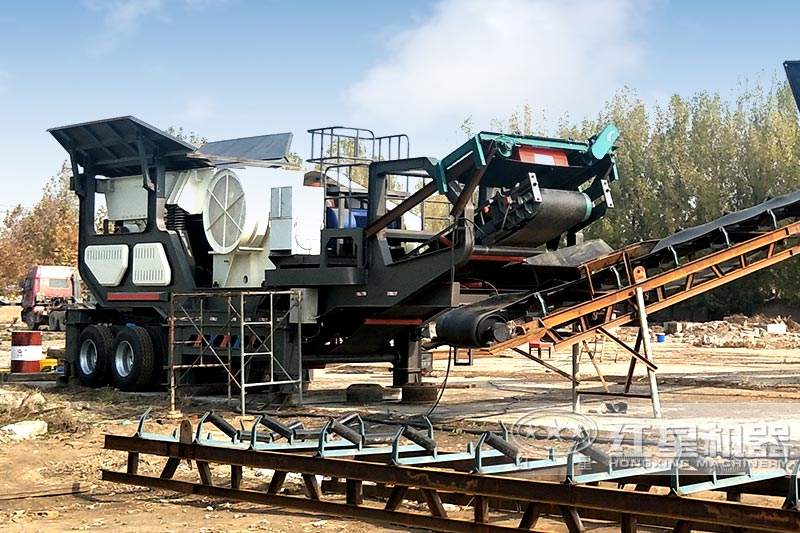 時產(chǎn)500噸的輪胎顎式破碎機(jī)現(xiàn)場