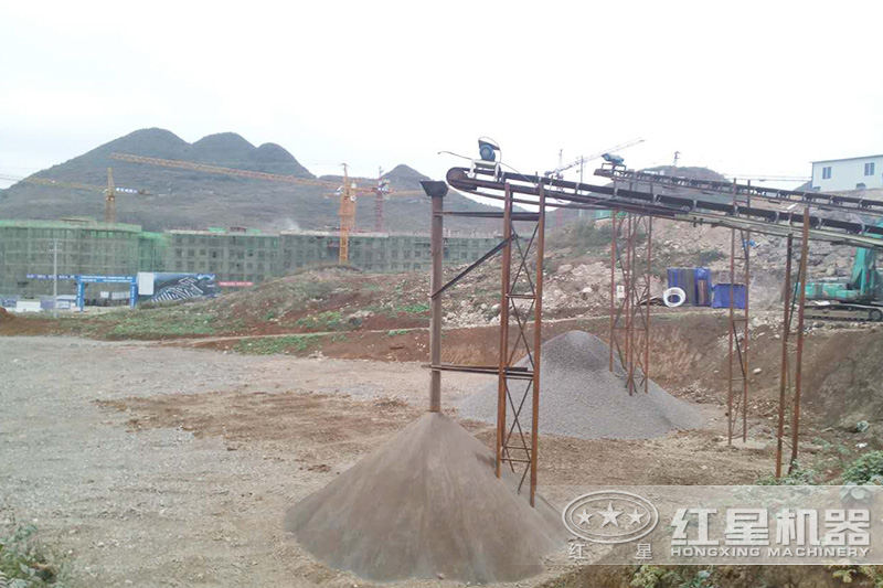 風化砂生產現(xiàn)成品料堆