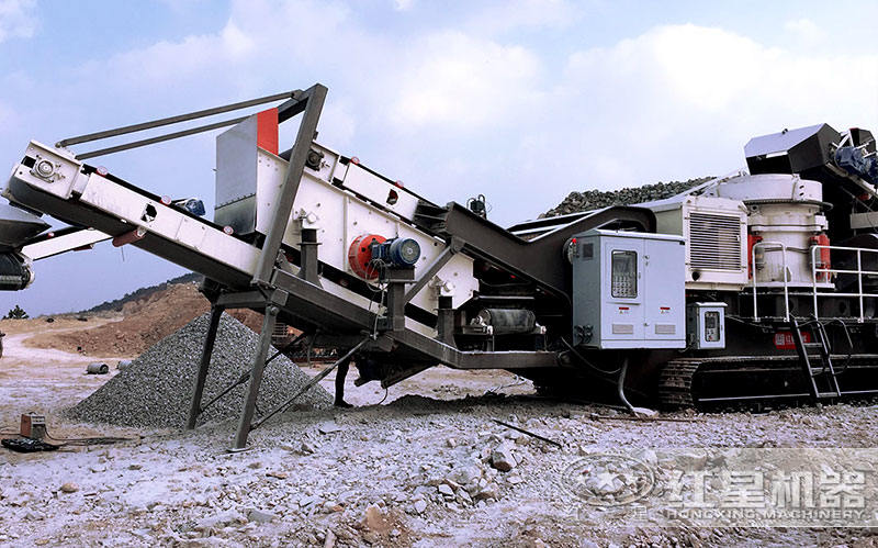 移動破碎石頭的機(jī)器