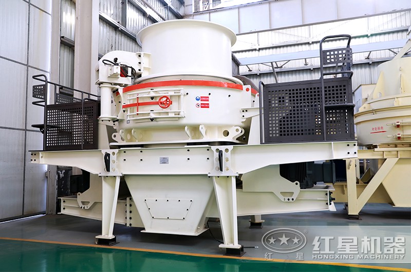 專業(yè)風(fēng)化石制砂機(jī)，粒形好看級(jí)配合理