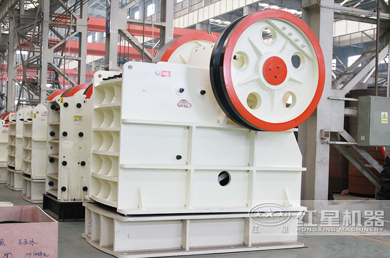 鄂式破碎機破碎比大，產(chǎn)量高
