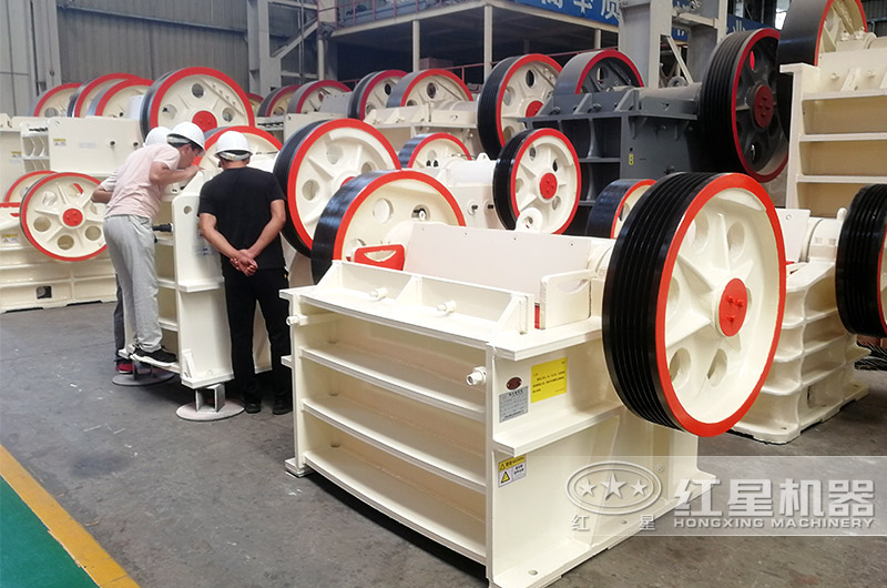 1060破碎機(jī)價(jià)格多少，不如到廠家看一看